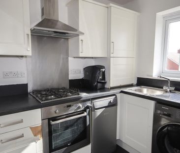 2 bedroom flat to rent - Photo 6