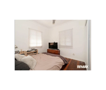 Easy Living in a Beautifully Presented Queenslander - Photo 3