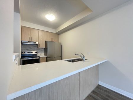 For Lease - 33 Laguna Village Crescent, Hamilton, Ontario - Photo 3