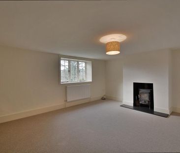 3 bedroom detached house to rent - Photo 2
