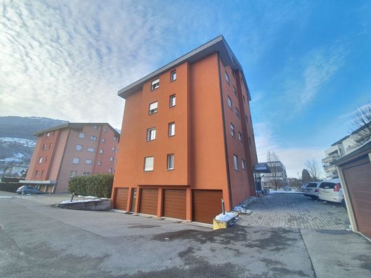 BEL APPARTEMENT 4.5PCES A MONTHEY ENTIEREMENT RENOVE - Photo 1