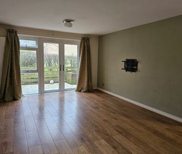 2 Bed Maisonette, Green Acres, CR0 - Photo 2
