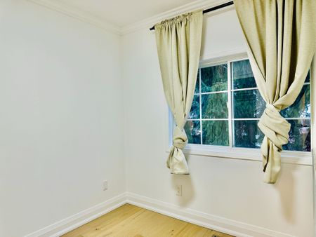 For Lease - 76 Mosaics Avenue, Aurora, Ontario - Photo 3