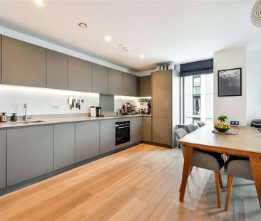 This ultra modern 3 double bedroom apartment spanning over 1100 sq.... - Photo 1