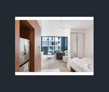 Modern Studio Apartment in the Heart of South Yarra! - Photo 3