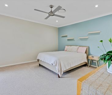 Stunning Family Home with Ducted Air Conditioning and Pool! - Photo 4