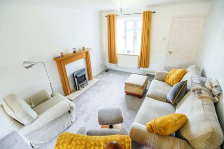 3 bedroom detached house to rent - Photo 2