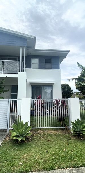 Simple and Modern Townhouse Living - Photo 2