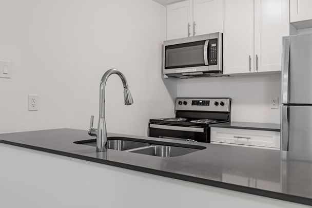 For Lease - 2507 Eglinton Avenue Unit# 307, Toronto, Ontario - Photo 1