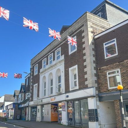 The Broadway, Crowborough - Photo 1