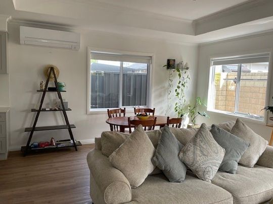 3X2 TOWNHOUSE IN EAST BUNBURY! - Photo 1