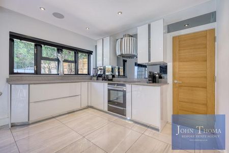 4 bedroom detached house to rent - Photo 5