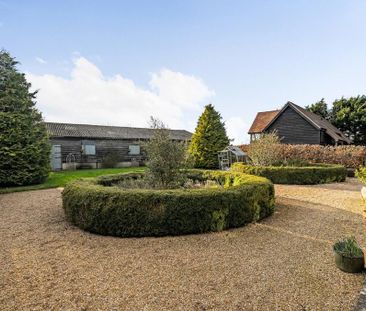 2 bedroom semi-detached house to rent - Photo 4