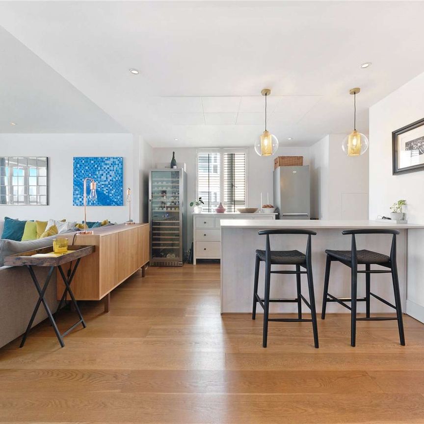 A well appointed 3 bedroom 5th floor apartment located within this prestigious, 5* riverside development. Benefits include river views, 24hr security, allocated parking and communal gardens. - Photo 1