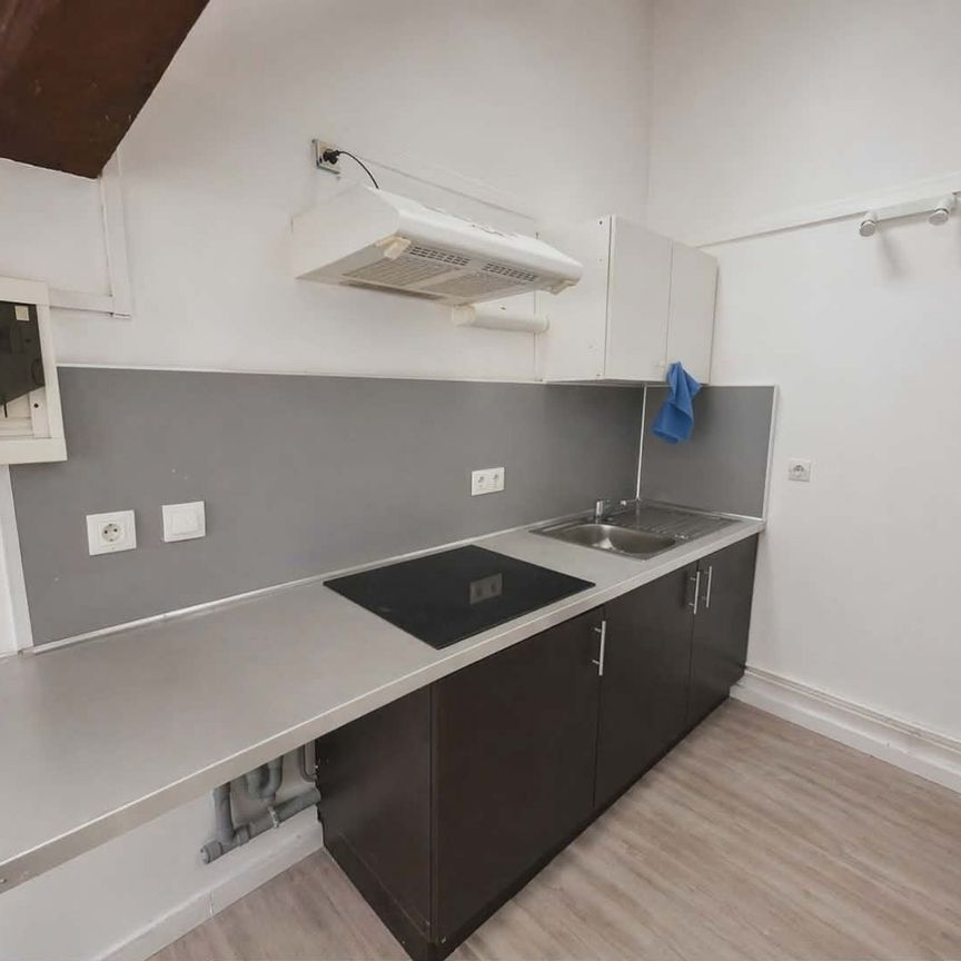 Location Appartement 2 pièces 38m² AIRE SUR LA LYS 62120 - Photo 1
