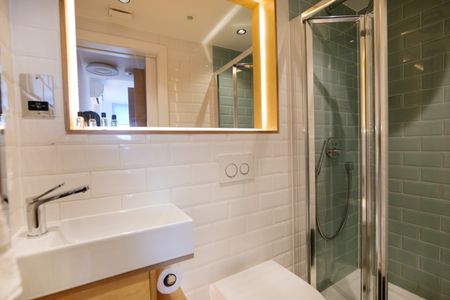 BILLS INCLUDED - A well presented and modern studio flat in Philbeach Gardens, London SW5 - Photo 4