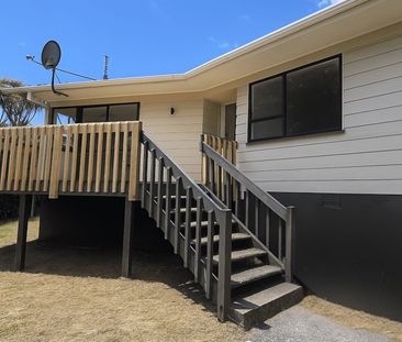 3 Bedrooms on Onedin Pl - Photo 2