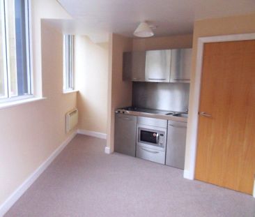 Studio to rent - Photo 2