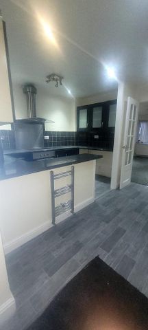 3 bedroom detached house to rent - Photo 3