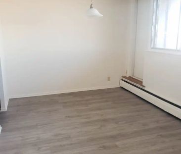 Plaza Towers, Ottawa — 1 Bedroom - Photo 1