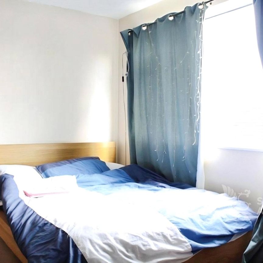 Beckingham Road, Guildford, Surrey, GU2 8BN - Photo 1