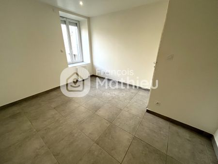 Châtillon-sur-Chalaronne – appartement 3 pièces - Photo 2