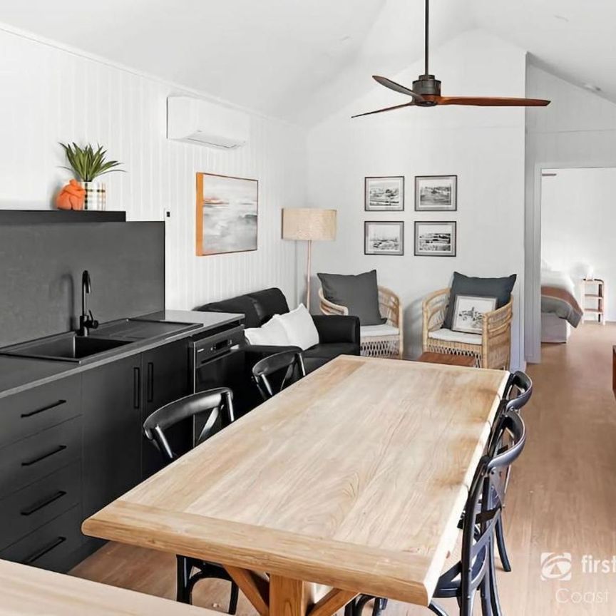 Stylish, Central & Private Pod House - Photo 1