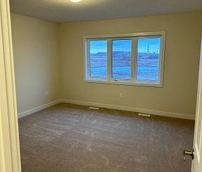 For Lease - 54 ROWLOCK Street, Welland, Ontario - Photo 2