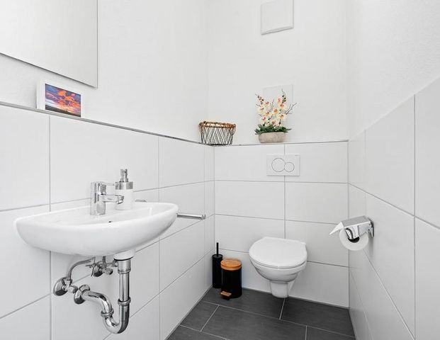 Fest-oder Kurzvermietung einer komplett möblierten Luxuswohnung - Photo 1