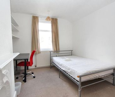 5 bedroom terraced house to rent - Photo 2