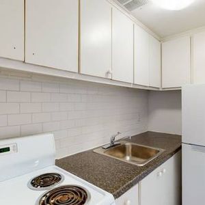 Bachelor Apartment for Rent – Pet Friendly – Feb 1st Move-In! - Photo 2