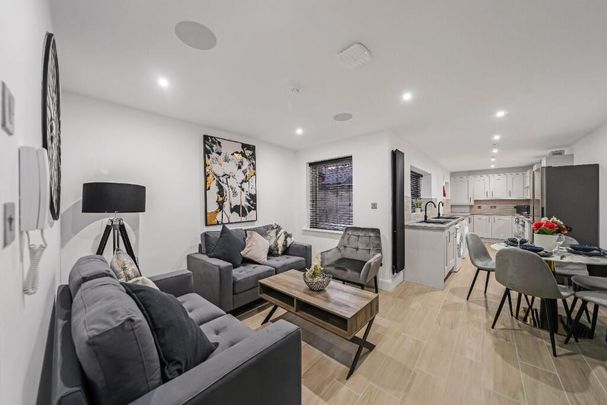 6 bedroom house to rent - Photo 1