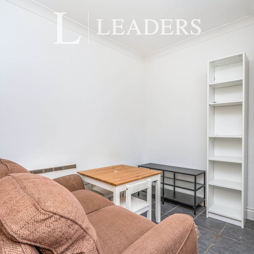 1 bedroom apartment to rent High Road, Southampton, SO16 - Photo 1