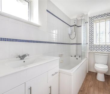 3 bedroom link detached house to rent - Photo 3