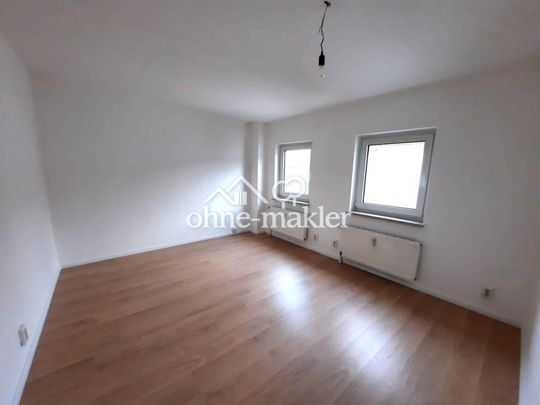 GROSSE 3 ZIMMER MAISONETTEWOHNUNG MIT EINBAUKÜCHE IM ZENTRUM VON MAGDEBURG - Photo 1