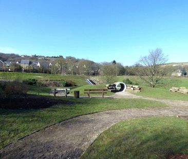 Barley Field Square, Fountain Head Village, Halifax, West Yorkshire... - Photo 3