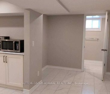 For Lease - 854 Moretta Avenue, Pickering, Ontario - Photo 2