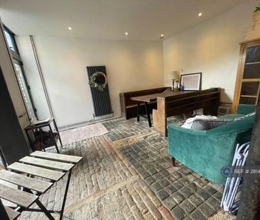 3 bedroom semi-detached house to rent - Photo 6