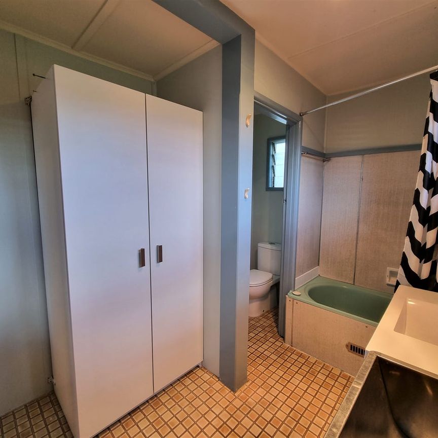 2/5 Speare Avenue, Armidale, NSW 2350 - Photo 1