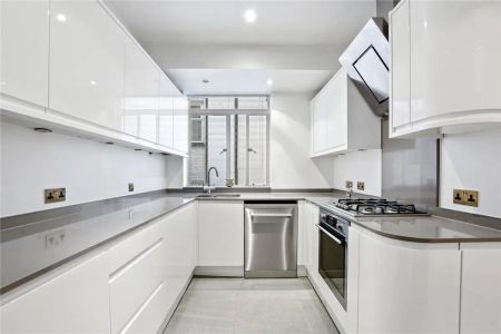 2 bedroom flat in Mayfair - Photo 3