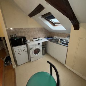 Location Appartement 2 pièces 21m² SABLE SUR SARTHE 72300 - Photo 2