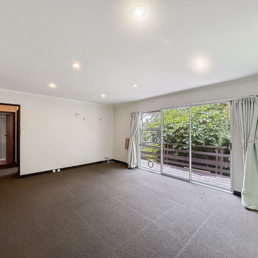 Welcome home to 2/145 Ohariu Road - Photo 1