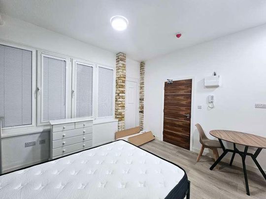 South Street Ground Floor Enfield, EN3 - Photo 1