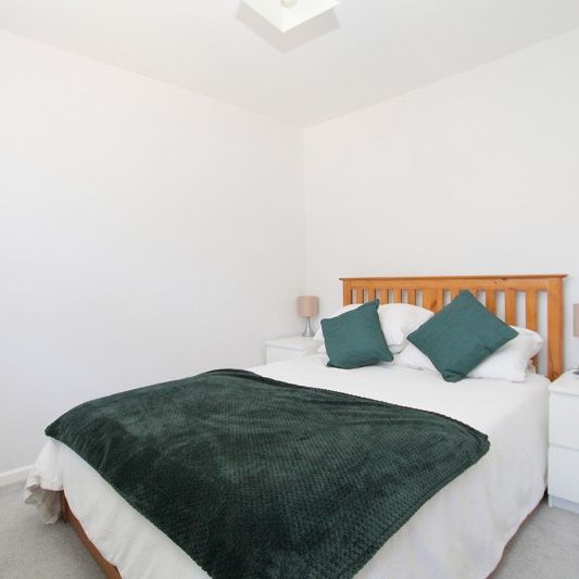 3 Bedroom Terraced House - Photo 1