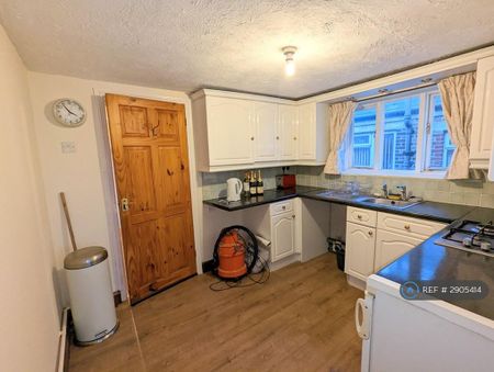 1 bedroom flat to rent - Photo 4