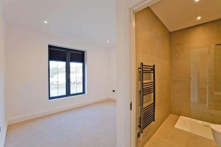 Whitehall Road, London, E4 - Photo 3