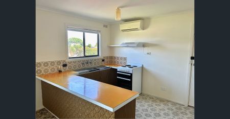 Cosy 3 Bedroom House in the heart of Coronet Bay - Photo 5