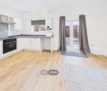 3 bedroom terraced house to rent - Photo 6