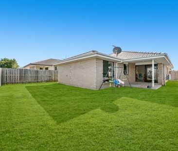 Modern Family Living in a Prime Pimpama Location - Spacious 4-Bedroom Home with All the Extras! - Photo 4