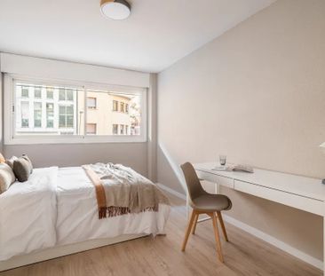 Avinguda de la Mare de Déu de Montserrat, Barcelona, Catalonia 08024 - Photo 2